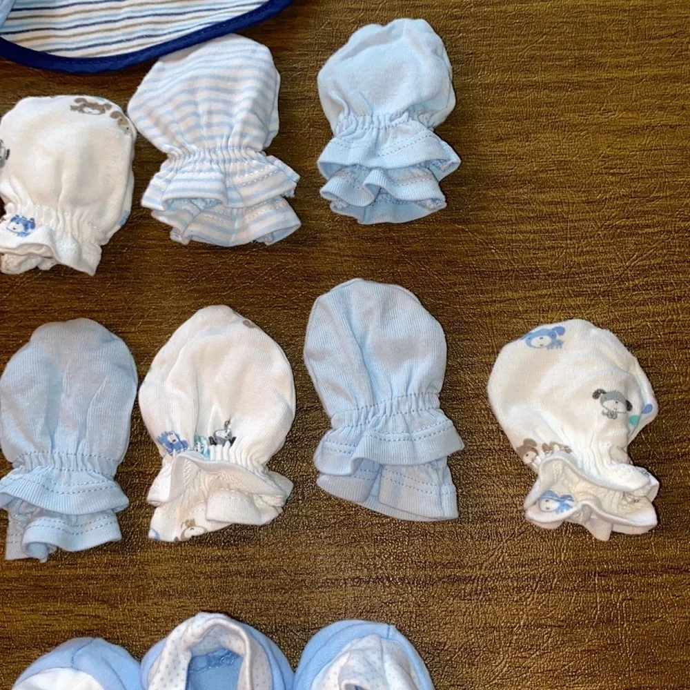 Bundle of mittens /booties